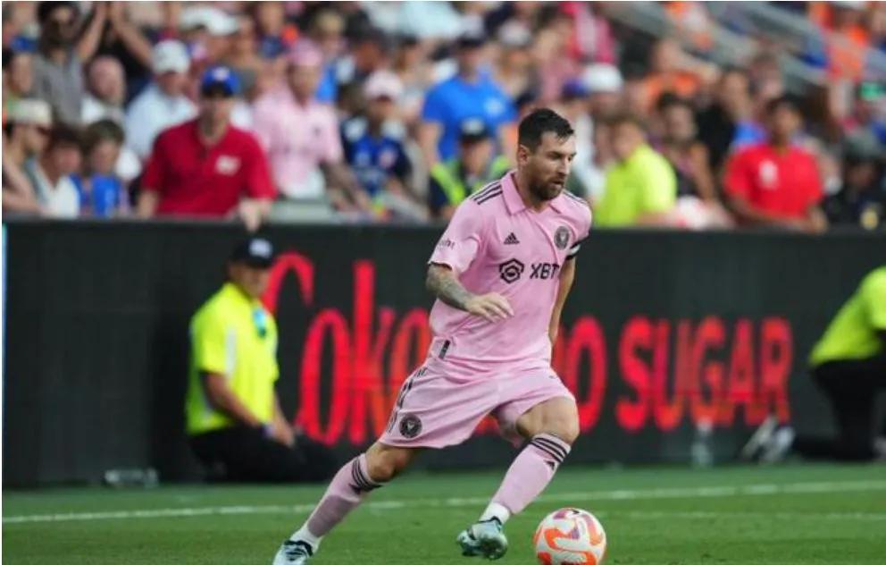 爱游戏地址-梅西与90激战G2分钟，败北胜负难料！，东契奇焦点对战全场沸腾不已(伦敦战场有160分钟版本)