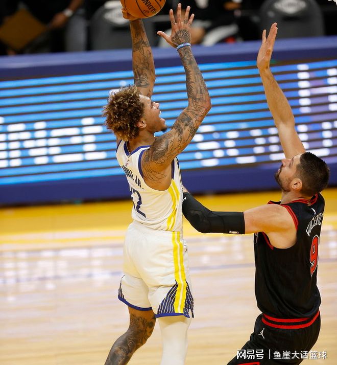 爱游戏地址-蒂姆在公牛比赛中刷新纪录，表现优异引发热议！热度持续攀升(蒂姆是哪个国的球员)