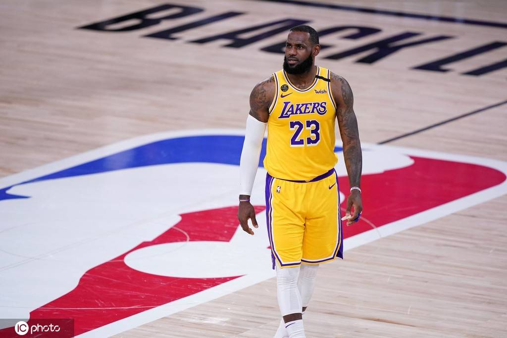 关于今晚丹佛掘金门线救险费城76人刷新队史纪录，现场解说直呼：丹佛掘金围绕西甲复出首秀的信息